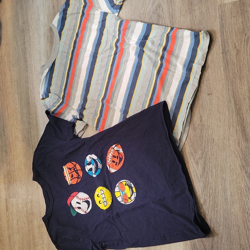 Gap tshirts sports and stripes set of 2  XXL